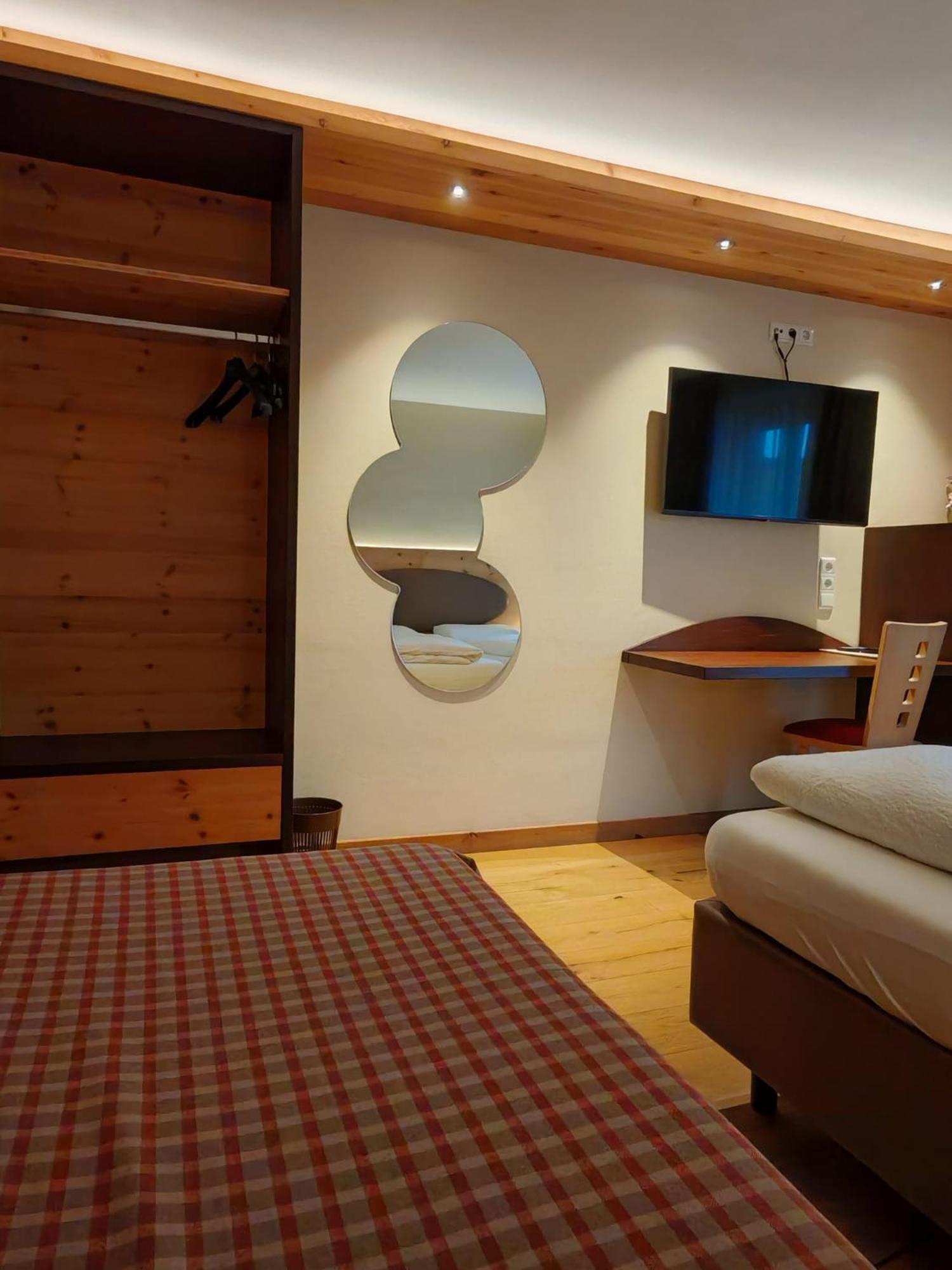 Hotel Alpenblick Sarentino Exterior foto